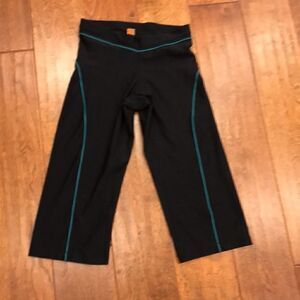 Lucy Brand Black & Teal Long Bike Short Style Cropped Yoga Capri Pants size XS.